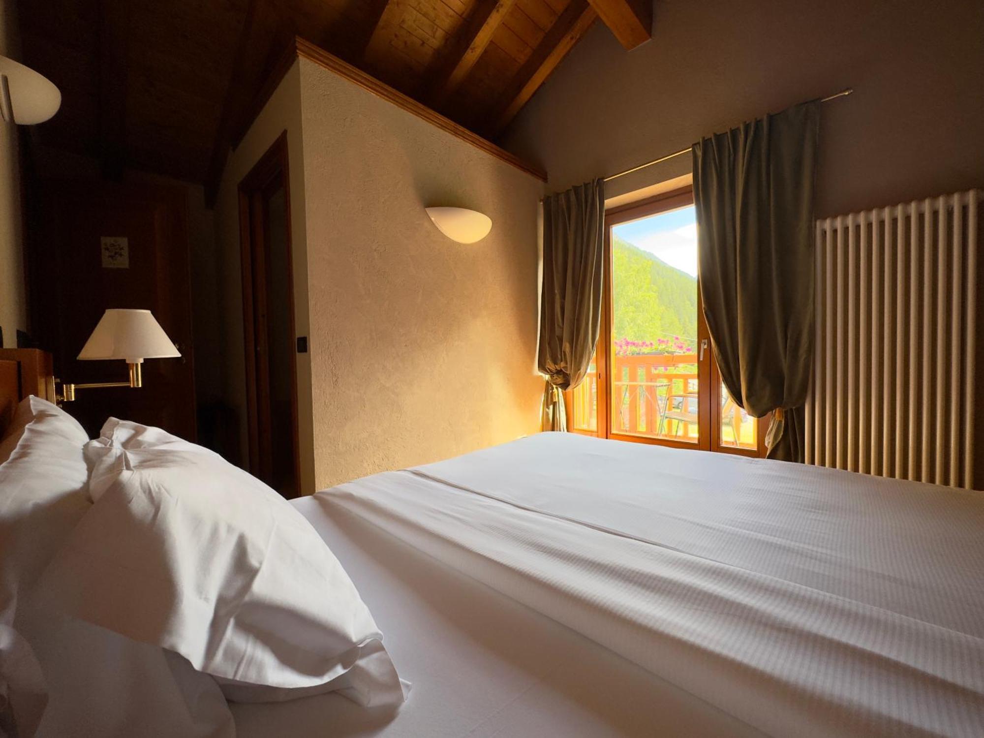 Hotel Le Bouquet - Adults Only Конье Экстерьер фото