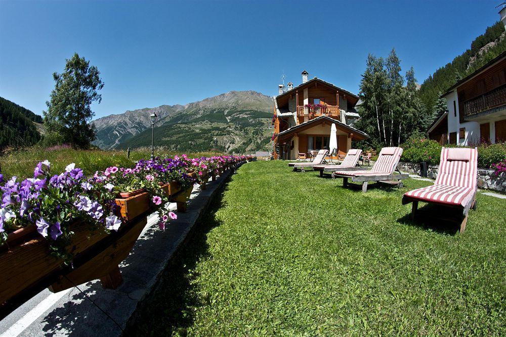 Hotel Le Bouquet - Adults Only Конье Экстерьер фото