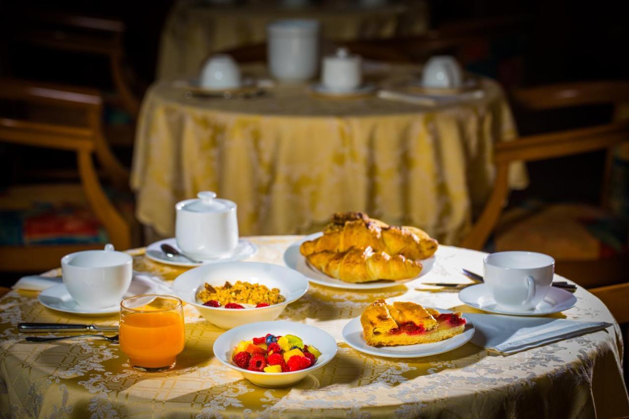 Hotel Le Bouquet - Adults Only Конье Экстерьер фото